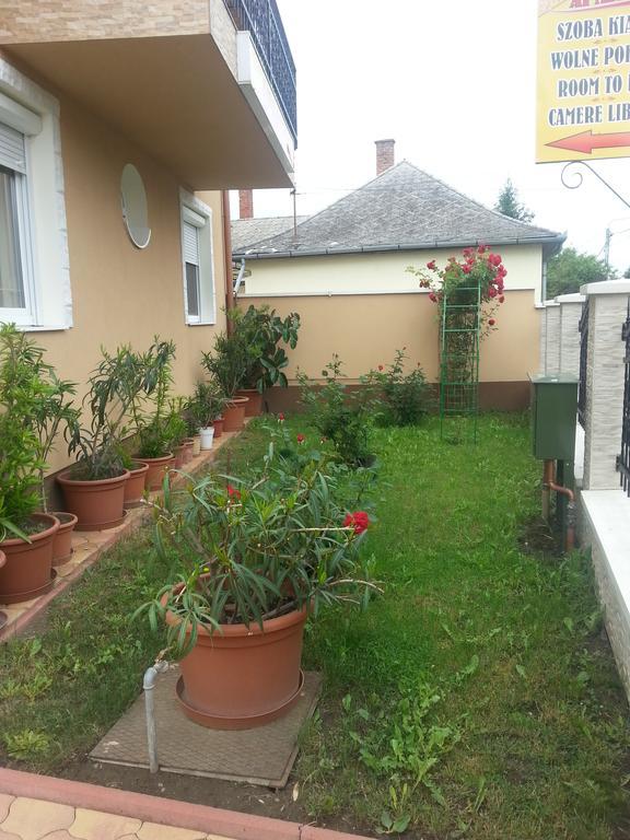 Marinica Apartman Hajdúszoboszló Esterno foto